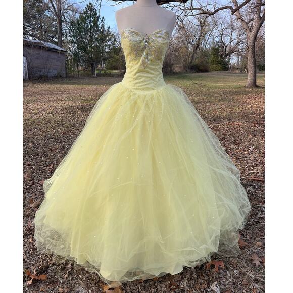 Mori Lee Y2K Butterfly Bead Embellish Yellow Poof quinceañera Prom Ball Gown 3/4 - Picture 1 of 15